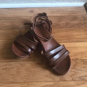 Women’s brown sandals